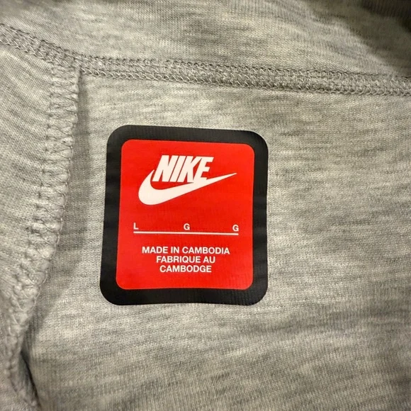 Nike Tech Gray Joggers Youth Large - Picture 3 of 3